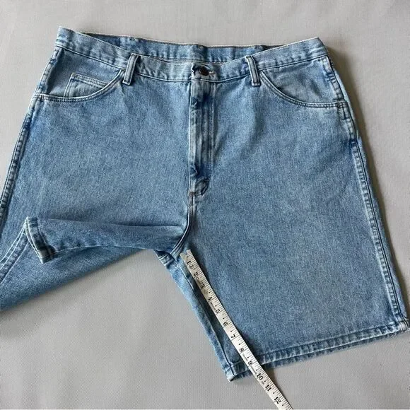 Wrangler Light Wash Denim Dad Jorts Jean Shorts Men’s Size 40 Waist - Picture 2 of 7